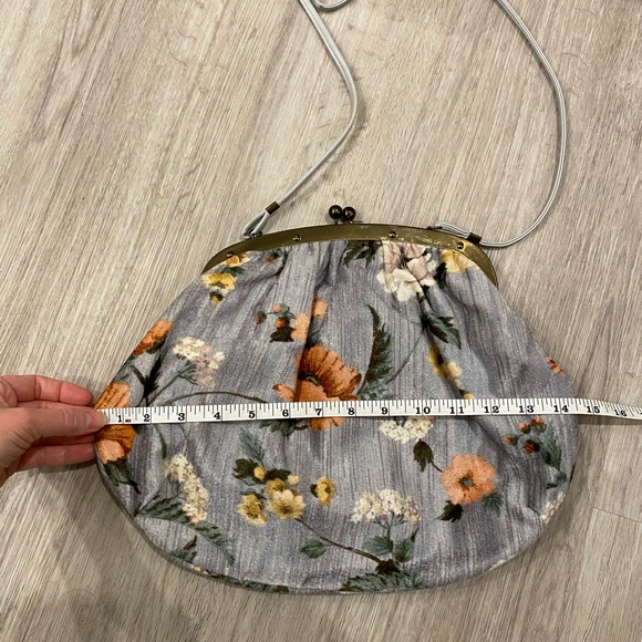 VINTAGE | Velour Floral Print Large Purse - Picture 6 of 7